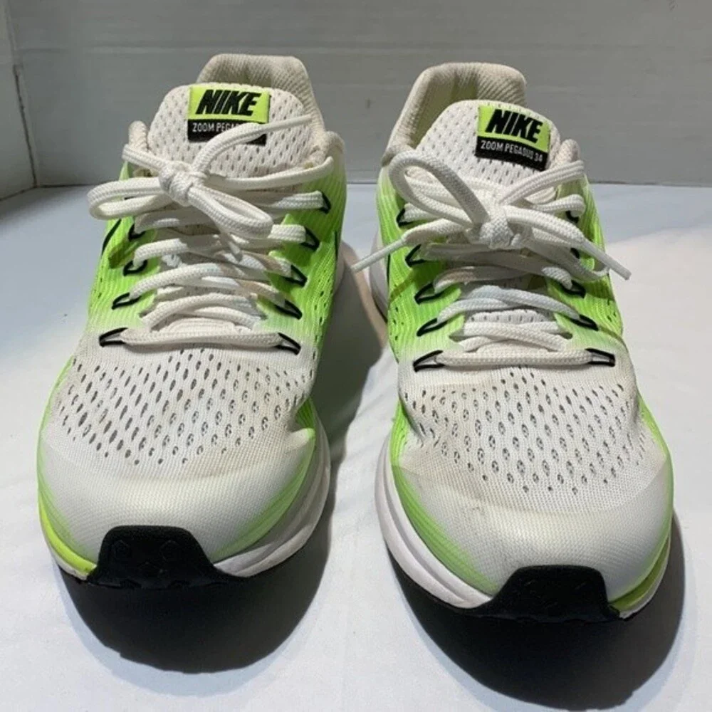 Nike Air Zoom Pegasus 34 Gs “Ghost Green” Sneakers. Size 7Y